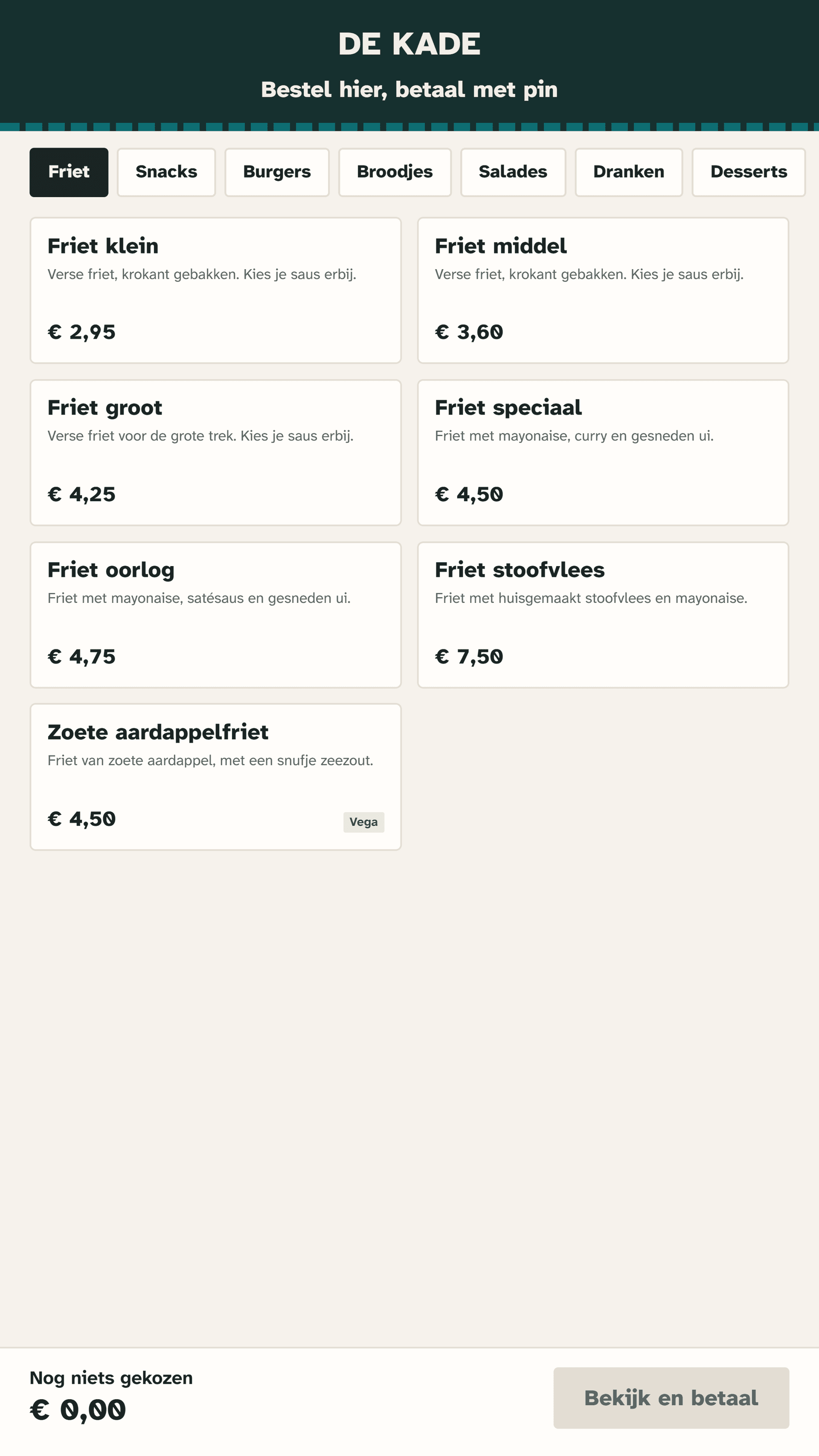 De bestelzuil van De Kade in staande stand: de categorie Friet met de soorten en hun prijzen.